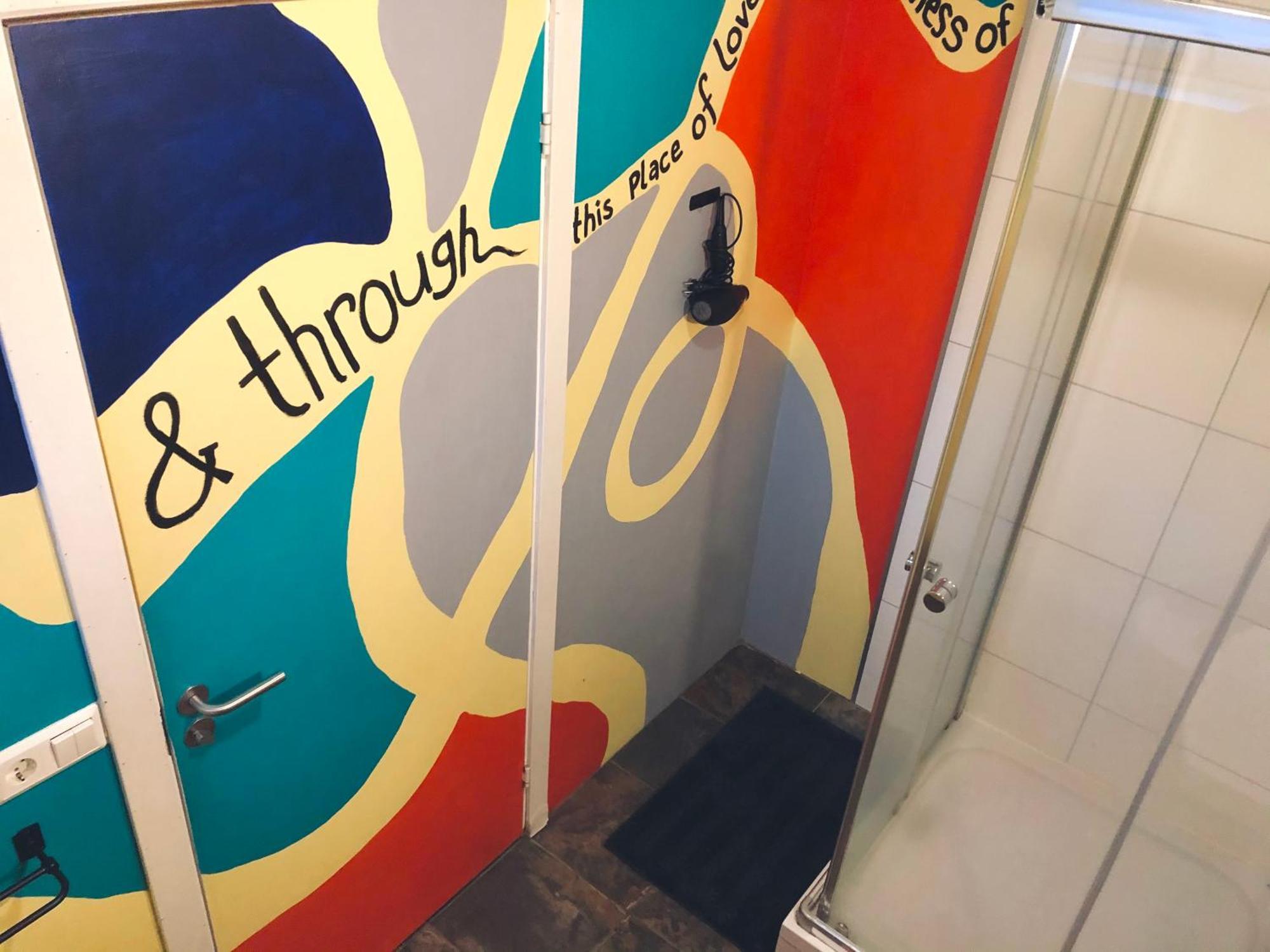 The Freezer Hostel & Culture Center Hellissandur Bilik gambar